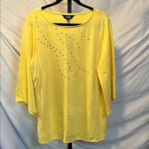🌺NWT Slim Factor by Investments Yellow Embellished Blouse (Bundled price-Bin2)
